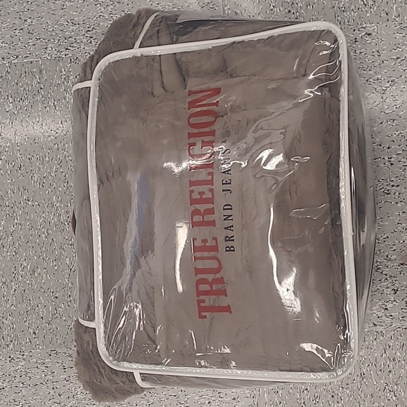 NWT TRUE RELIGION COMFORTER SET